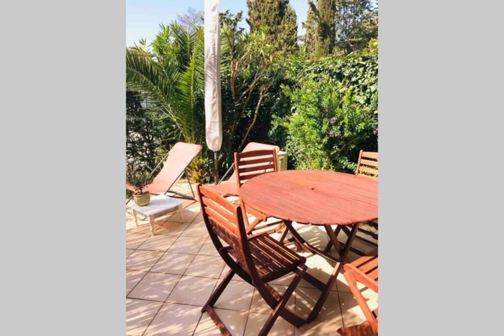 La Petite Pinede Studio Climatise Proche Plage Sanary-sur-Mer Buitenkant foto