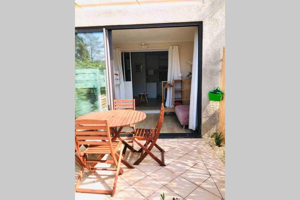 La Petite Pinede Studio Climatise Proche Plage Sanary-sur-Mer Buitenkant foto