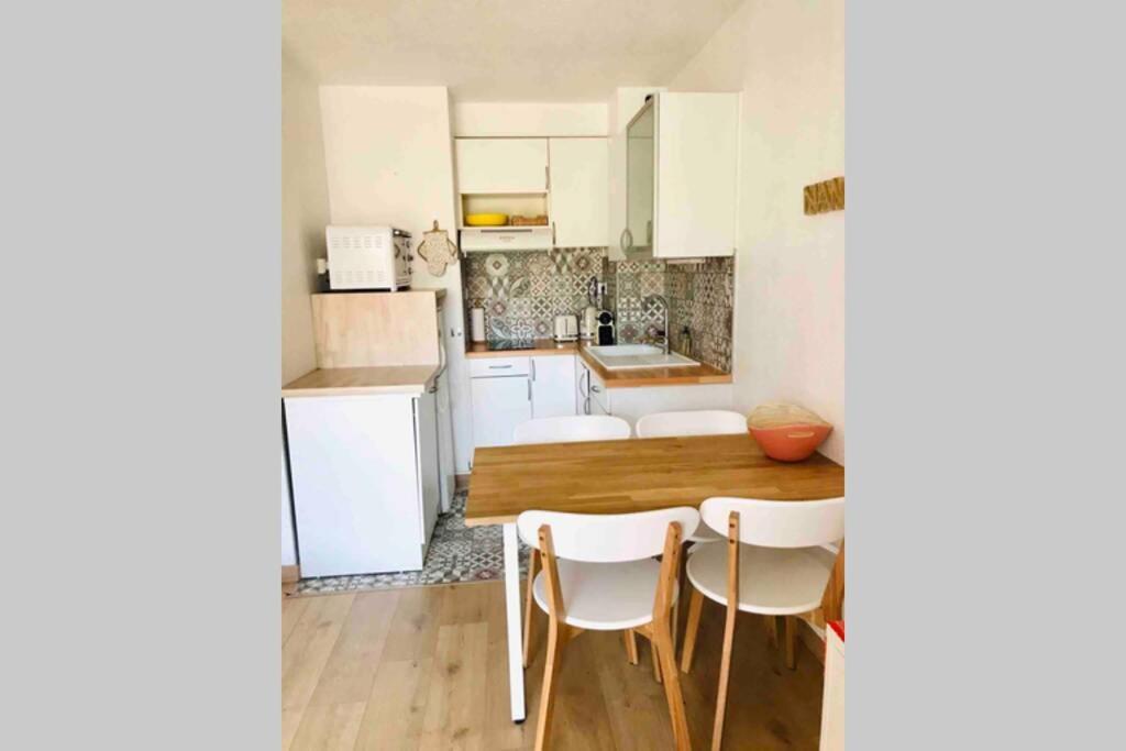 La Petite Pinede Studio Climatise Proche Plage Sanary-sur-Mer Buitenkant foto