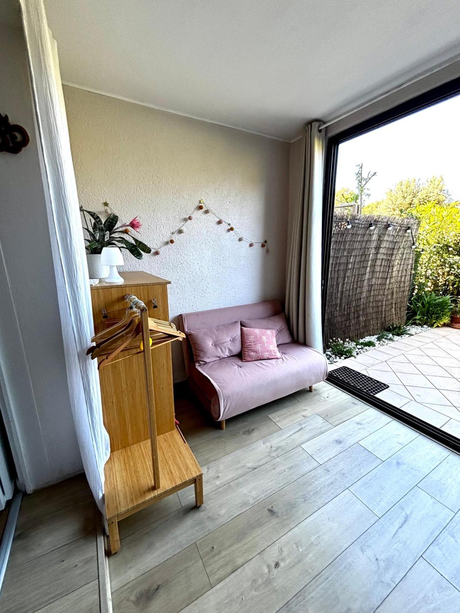 La Petite Pinede Studio Climatise Proche Plage Sanary-sur-Mer Buitenkant foto